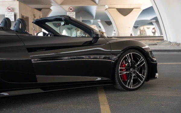 Black Audi R8 Spyder, 2022 Photo 5