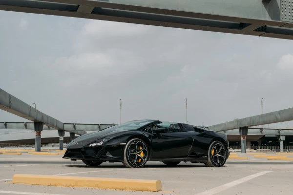 Black Lamborghini Evo Spyder, 2023 Photo 1
