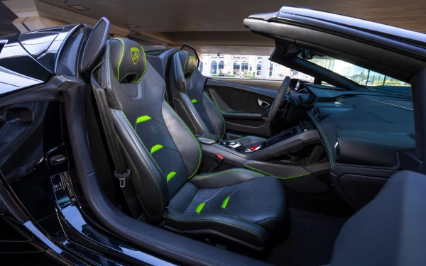 Black Lamborghini Evo Spyder, 2023 Photo 7