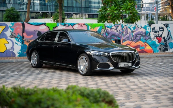 Black Mercedes Maybach S580, 2023 Photo 12