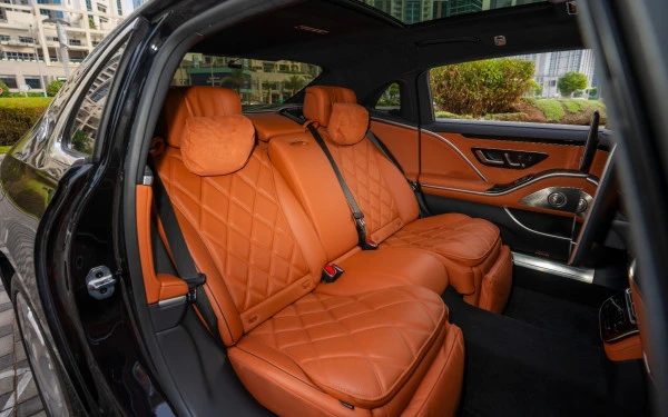 Black Mercedes Maybach S580, 2023 Photo 20