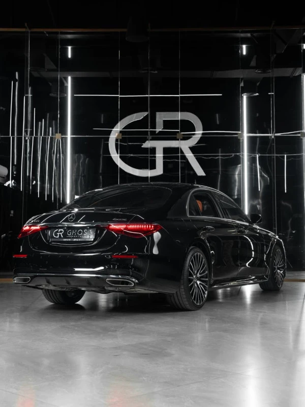 Black Mercedes S500, 2025 Photo 4