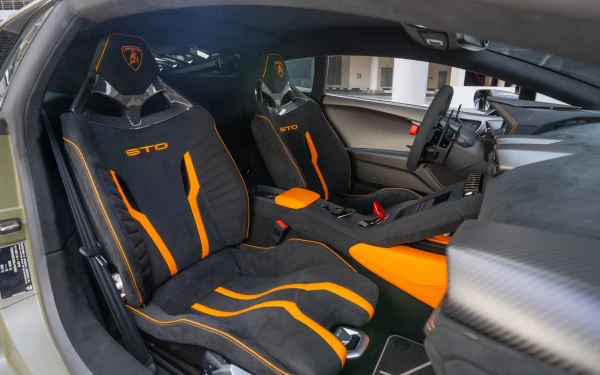 Green Lamborghini Huracan STO, 2023 Photo 7