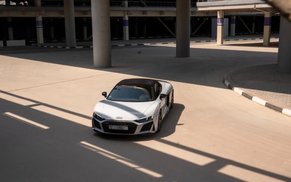 White Audi R8 Spyder, 2024 Photo 3