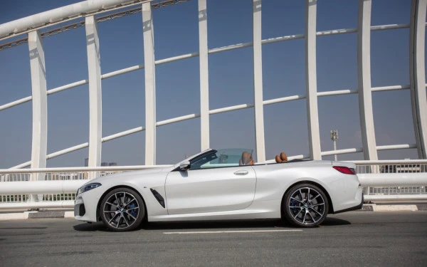 White BMW 840i cabrio, 2021 Photo 2