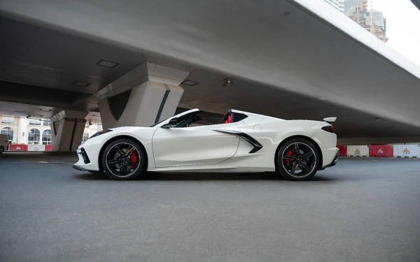 White Chevrolet Corvette, 2025 Photo 5