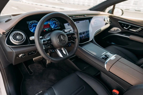 White Mercedes EQS 53 AMG, 2023 Photo 2