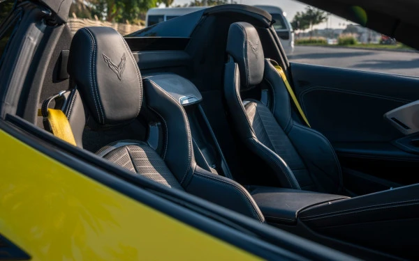 Yellow Chevrolet Corvette, 2022 Photo 18
