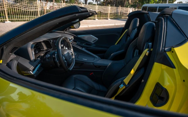 Yellow Chevrolet Corvette, 2022 Photo 20
