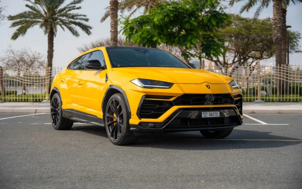 Yellow Lamborghini Urus, 2023 Photo 7