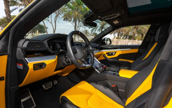 Yellow Lamborghini Urus, 2023 Photo 12