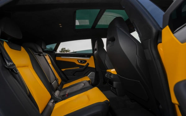 Yellow Lamborghini Urus, 2023 Photo 13