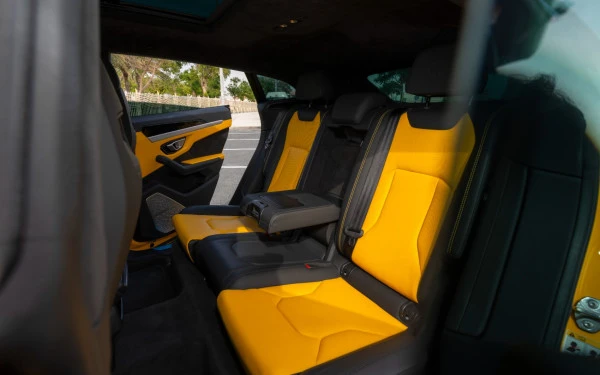 Yellow Lamborghini Urus, 2023 Photo 21
